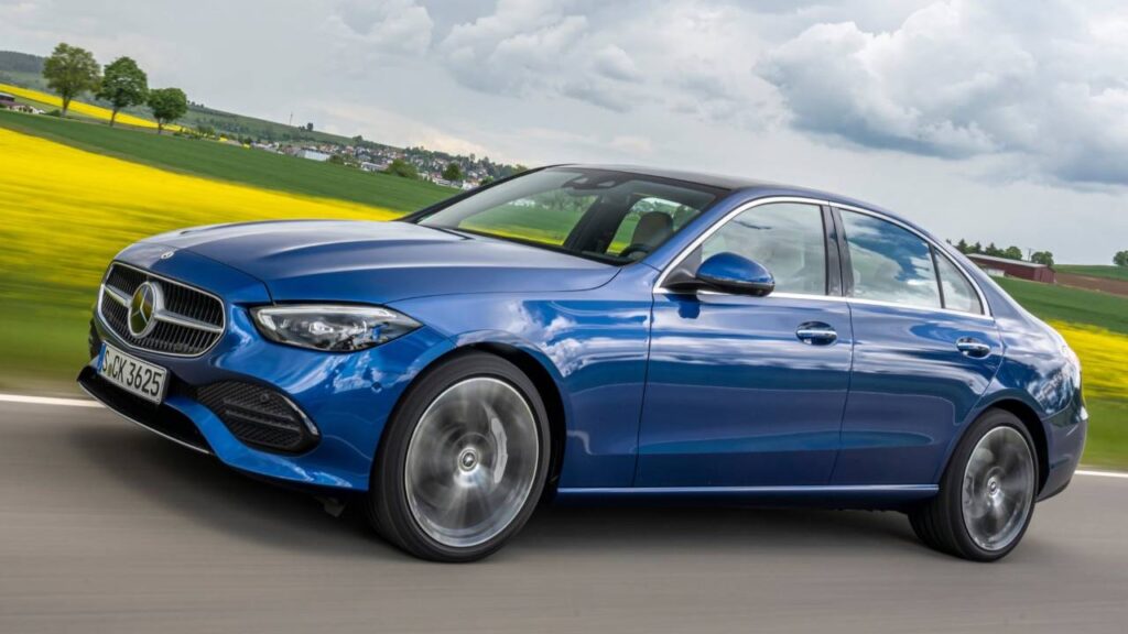 Mercedes-Benz-C-Class-2022-2025-rizeni-zraneni