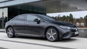 Mercedes-Benz-EQE-2022-2025-rizeni-zraneni