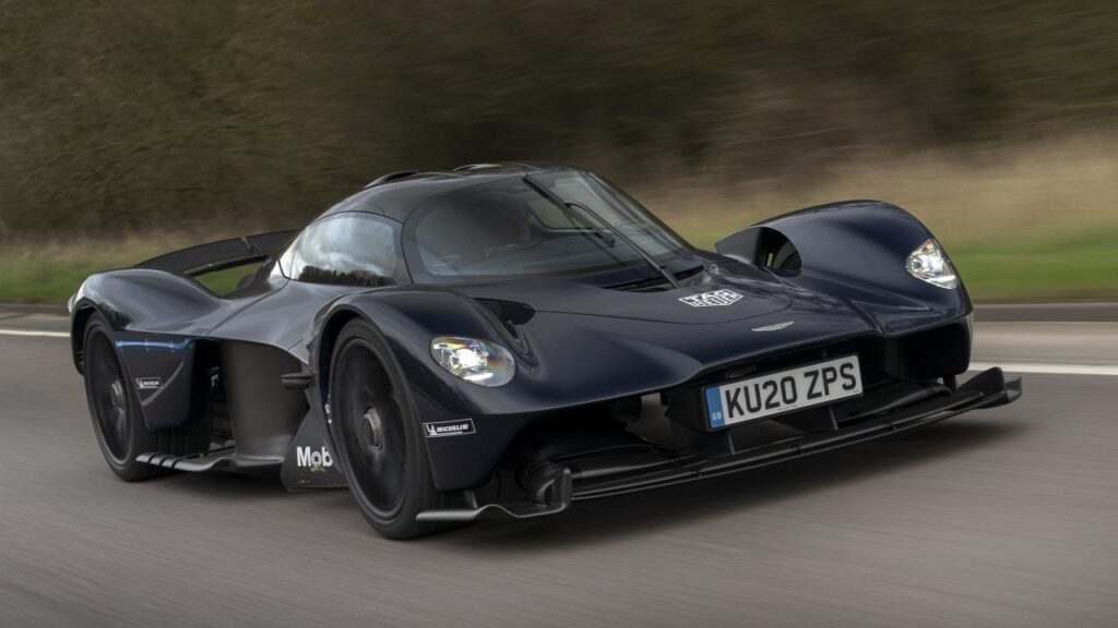 Aston_Martin_Valkyrie_pozar_kba