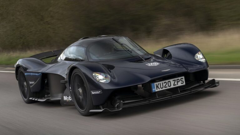Aston_Martin_Valkyrie_pozar_kba