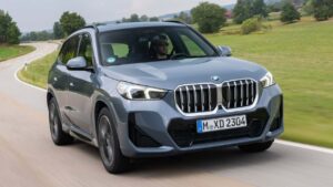 BMW-X1-2025-pasy