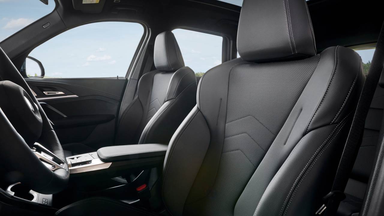 BMW-X1-2025-pasy-kba