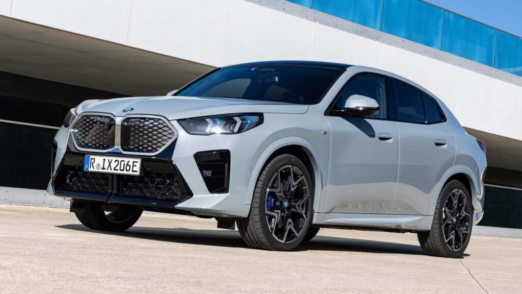 BMW-iX2-2025-pasy