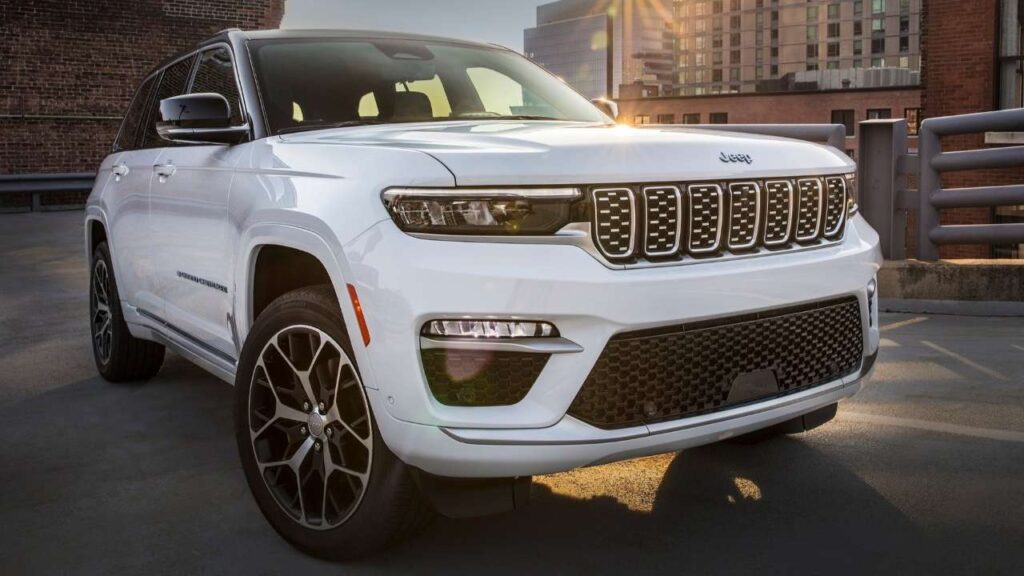 Jeep-Grand-Cherokee-2023-2024-operky-hlav