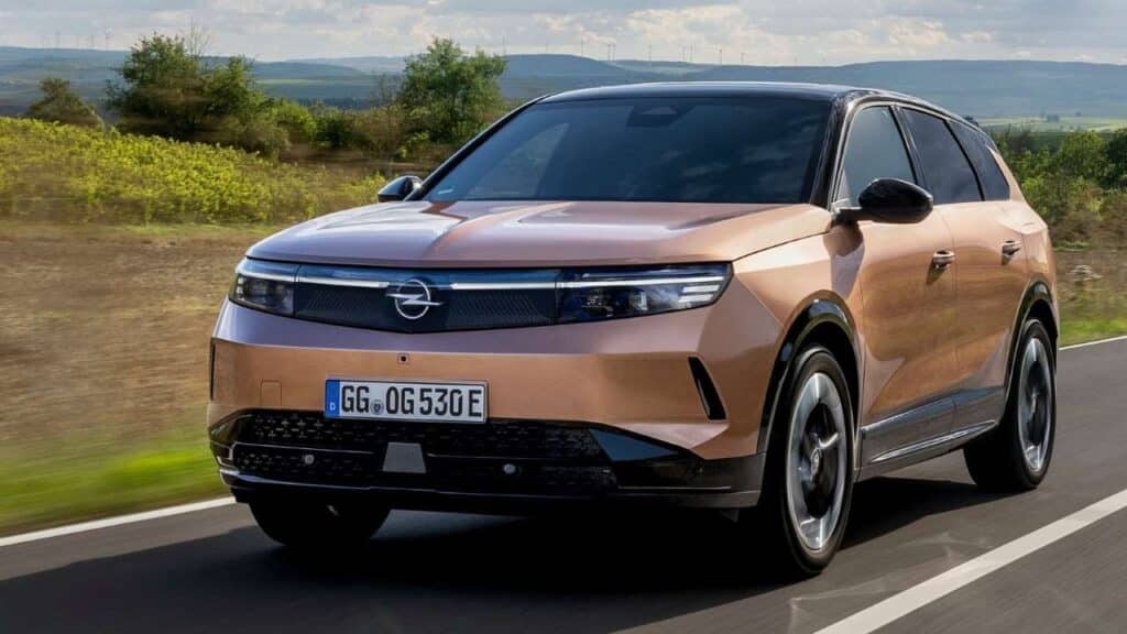 Opel-Grandland-2025-topny-kabel-prehrati