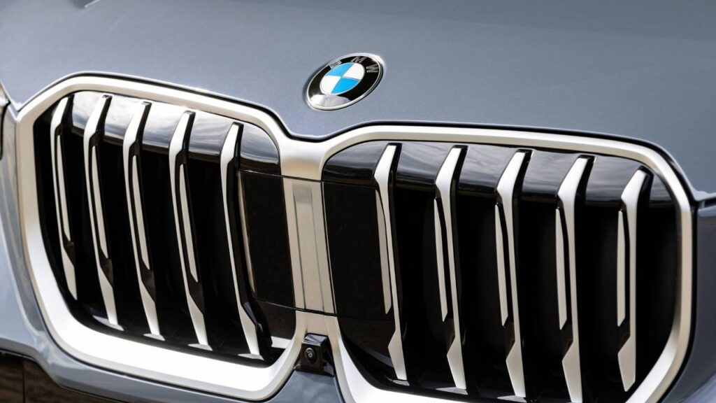 BMW-X1-2025-bezpecnostni-senzory