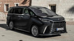 Lexus-LM-2024-elektronika-havarie