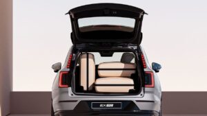 Volvo-EX90-2024-zadni-dvere