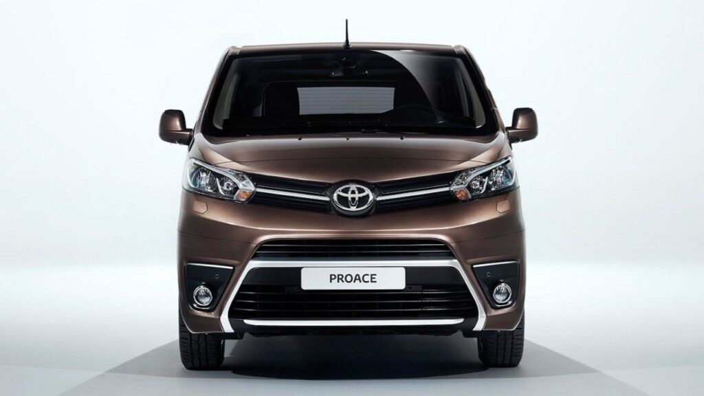 Toyota-ProAce-2024-2025-elektronika-zraneni