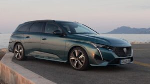 Peugeot-308-2025-motor-pozar