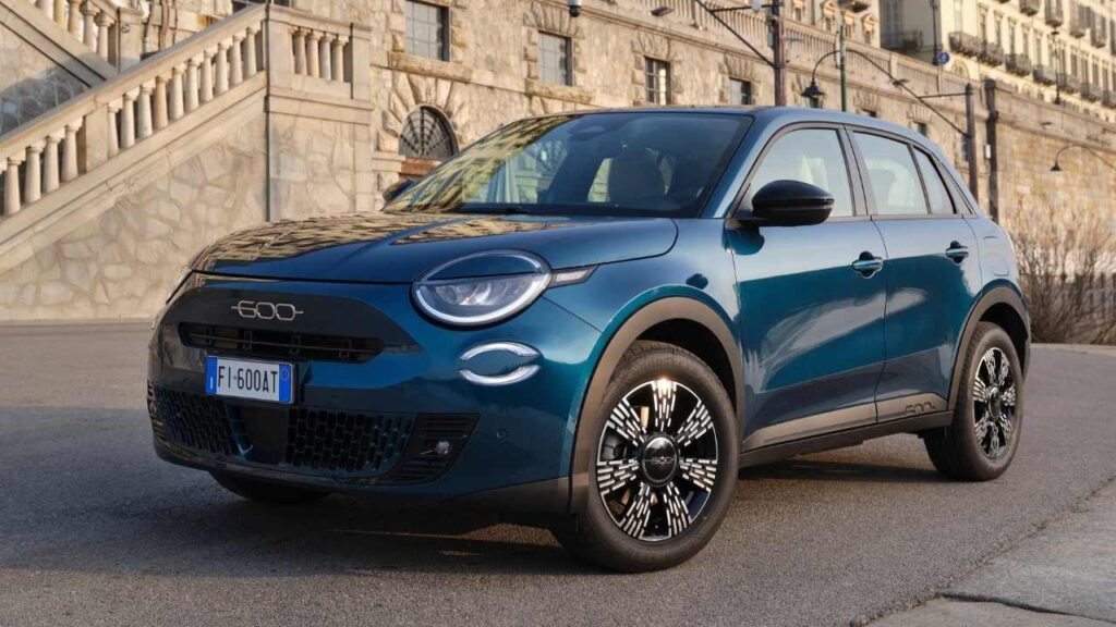 Fiat-600-2023-2025-elektronika-pozar