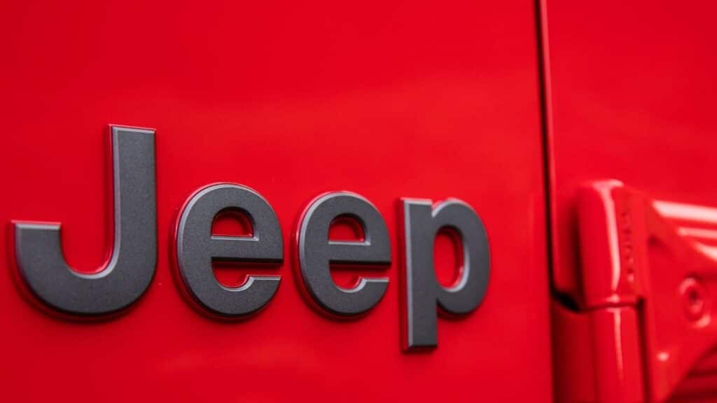 Jeep-Wrangler-2020-2026-pozar-baterie