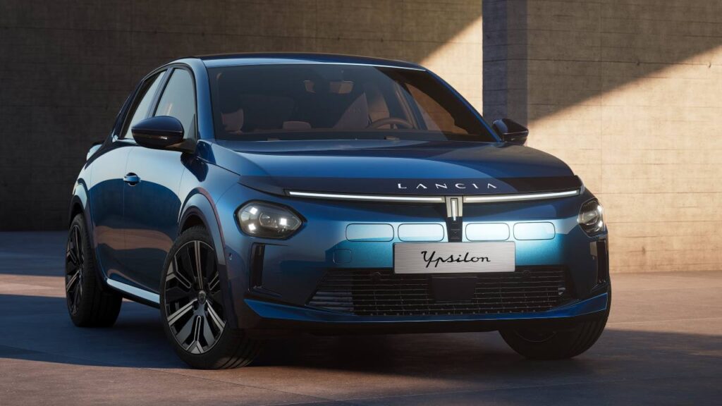 Lancia-Ypsilon-2024-2026-elektronika-pozar