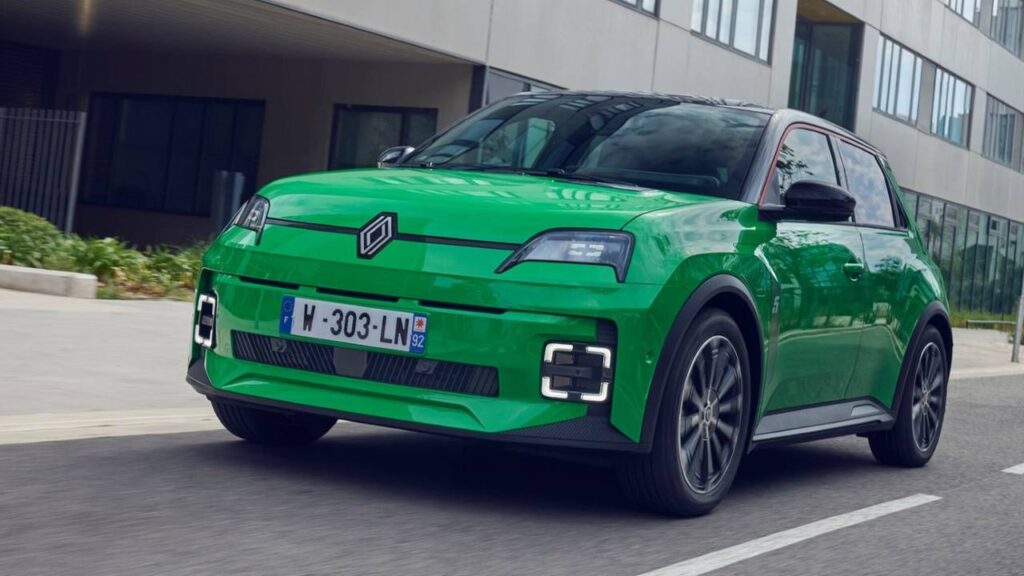 Renault-5-E-Tech-2025-2026-ev-hybrid-pozar
