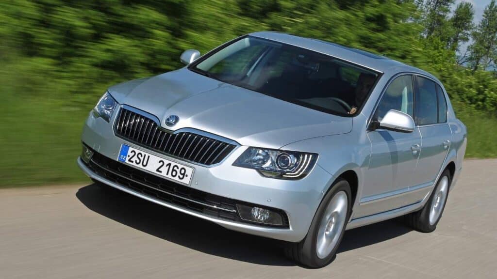 Skoda-Superb-2014-2016-airbag-zraneni