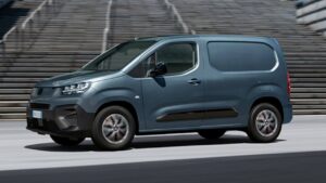 Fiat-Doblo-2025-2026-motor-zraneni