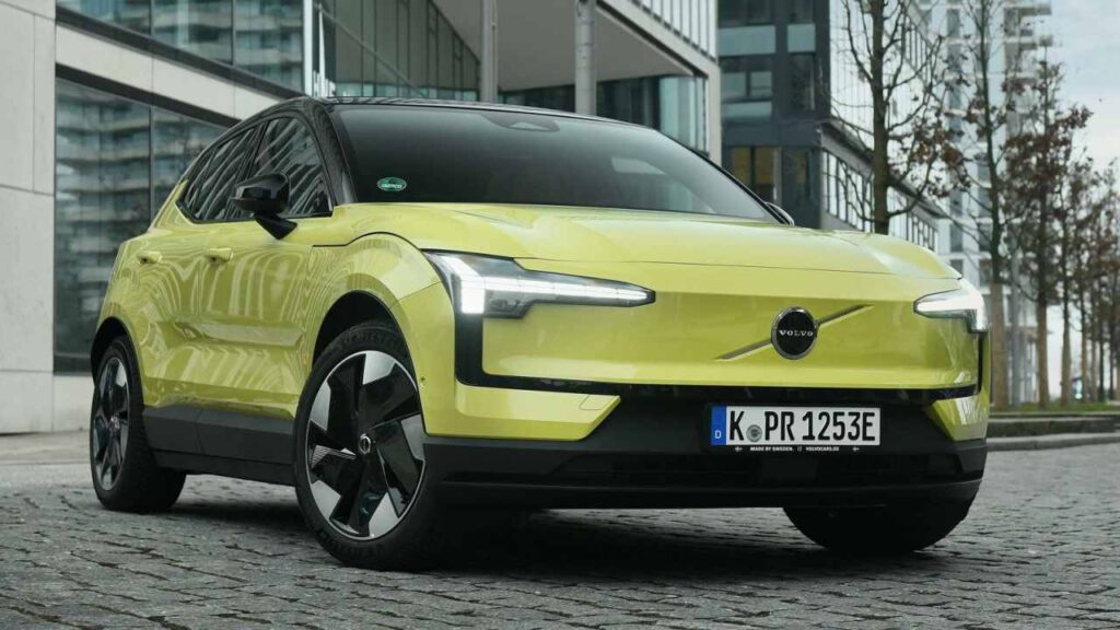 Volvo-EX30-2025-warning-kba