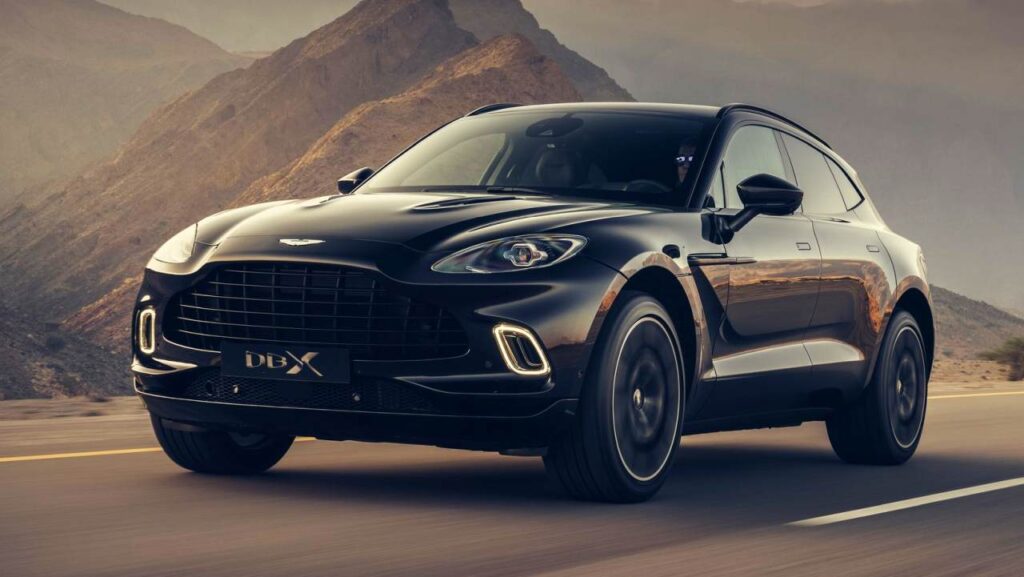 Aston_Martin-DBX-zadni-naprava