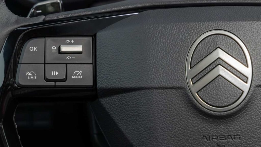Citroen-e-Berlingo-2024-volant