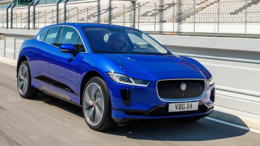 Jaguar-I-Pace-software-chyba-pozar