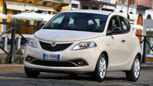 Lancia-Ypsilon-2016-emise