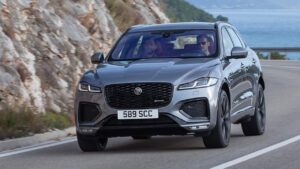Jaguar-F-Pace-2024-2026-motor-zraneni