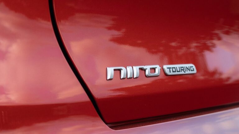 Kia-Niro-2022-pozar-kba