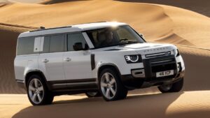 Land-Rover-Defender-2024-2026-motor-zraneni