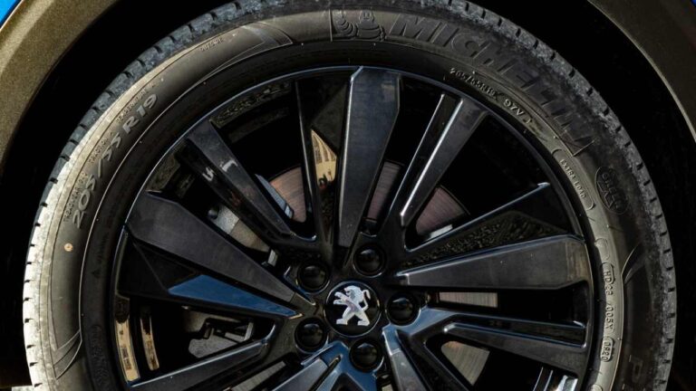Peugeot-3008-pneu