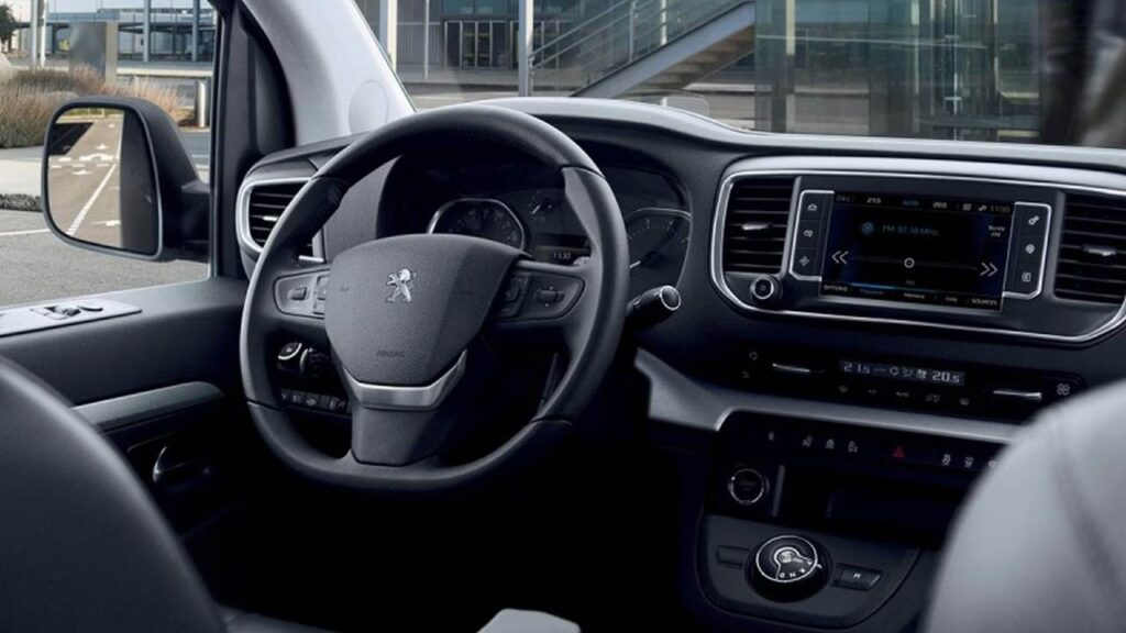 Peugeot Traveller interier