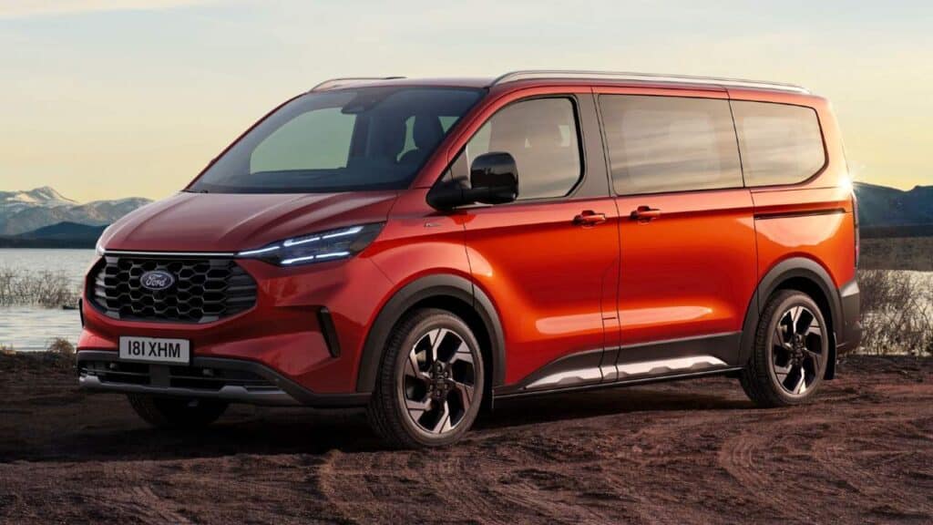 Ford-Tourneo-Custom-2023-2025-palivo-pozar