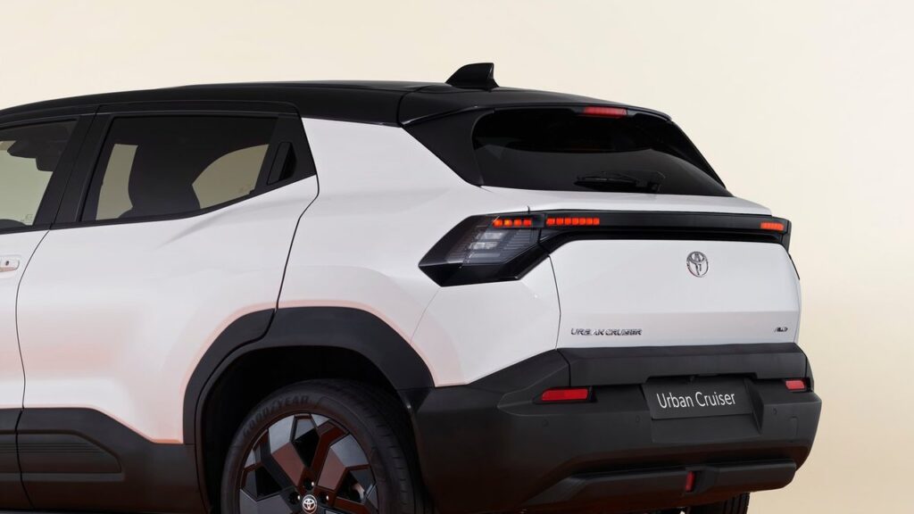 Toyota-Urban_Cruiser-2026-kliky-dveri-kba