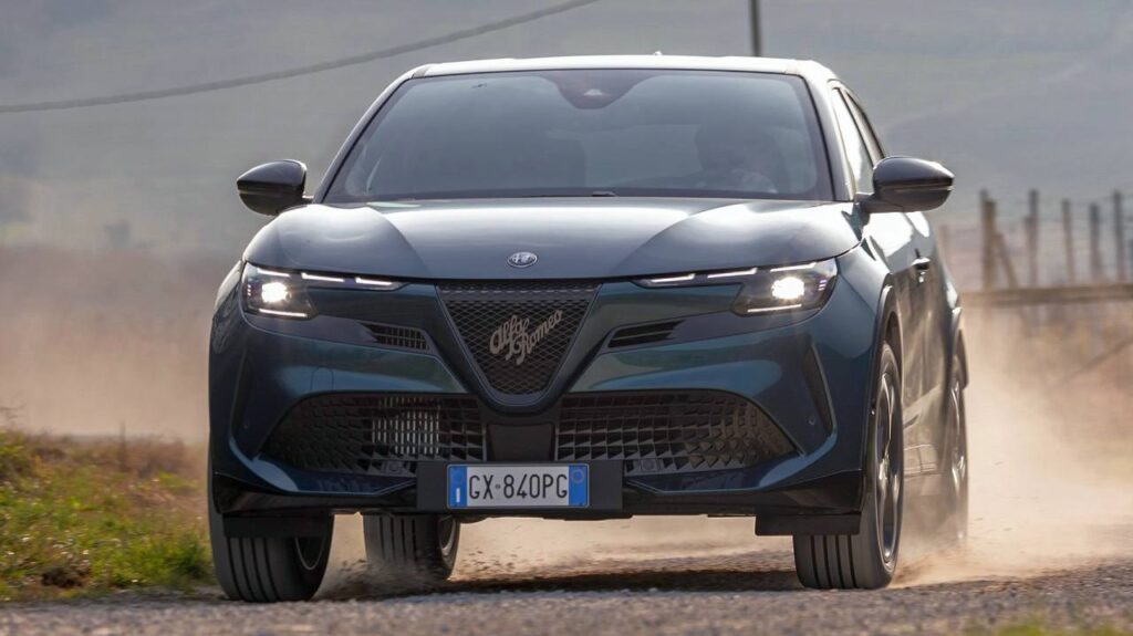 Alfa_Romeo-Junior-2025-coc