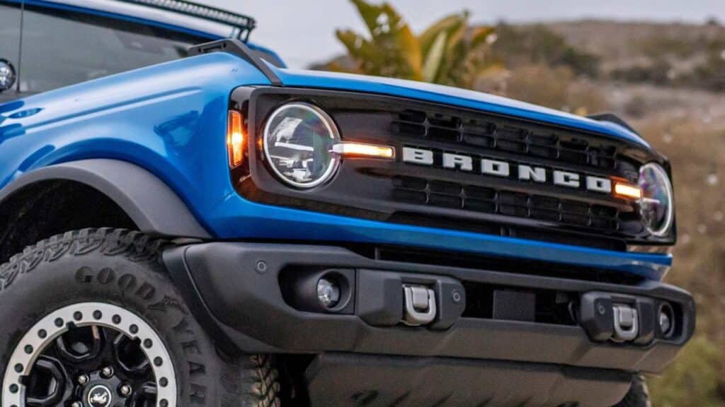 Ford-Bronco-pozar