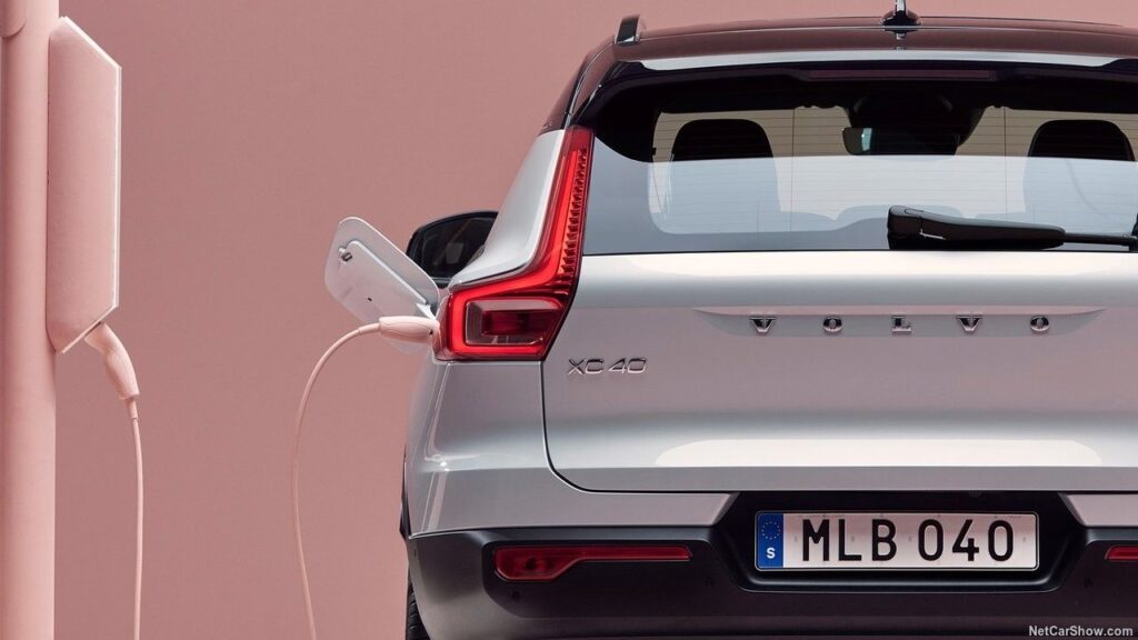 Volvo-XC40-rirziko-pozaru