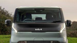 kia-pv5-kapota