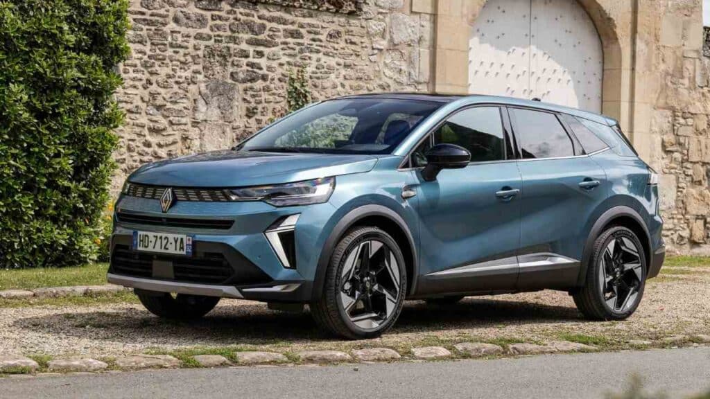 Renault-Symbioz-2025-2026-ev-hybrid-fire